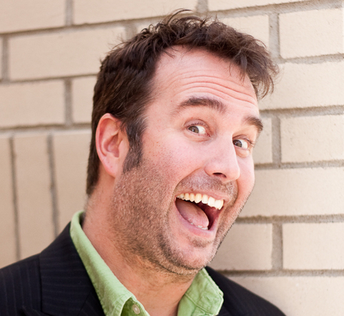 Michael McAdam, el auxiliar de vuelo más divertido del mundo